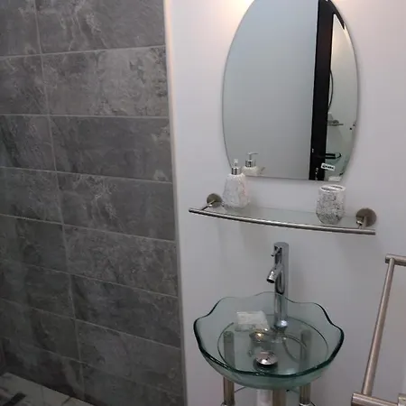 Casa Kim Δωμάτια σε οικογενειακή κατοικία Eforie Nord